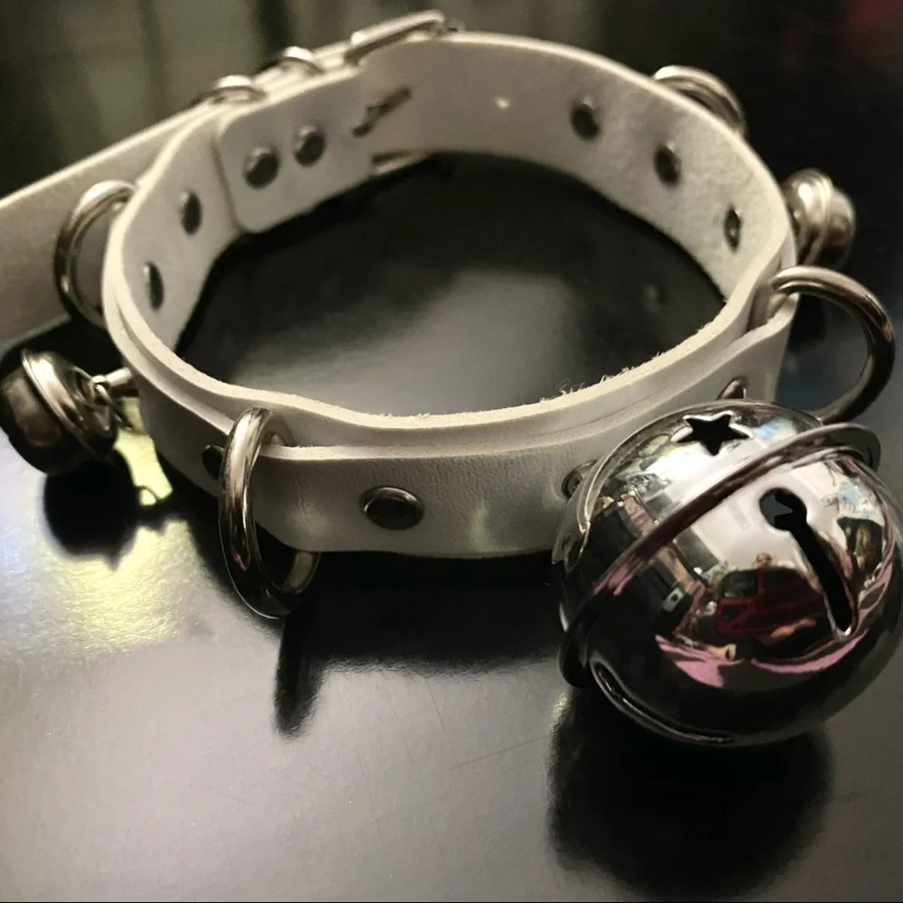 𝓖𝓸𝓸𝓭 𝓚𝓲𝓽𝓽𝔂 🤍 White Bell Kitty Bondage Collar Rave Kawaii Cosplay Goth - Picture 4 of 8